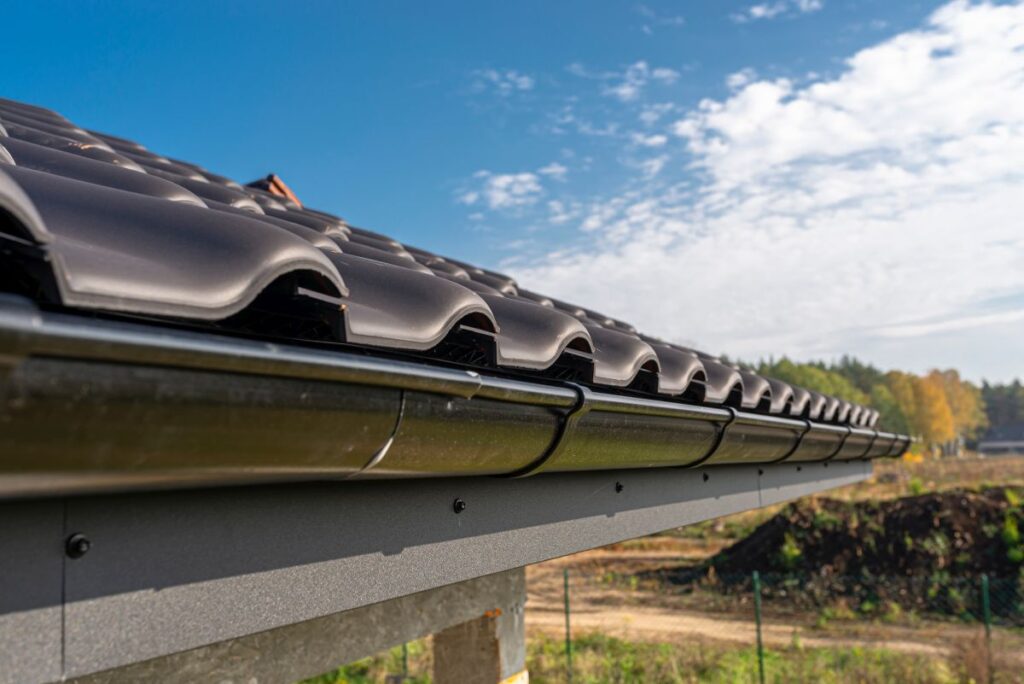 Rynny Dachowe: Kluczowy Element Odprowadzania Wody z Dachu